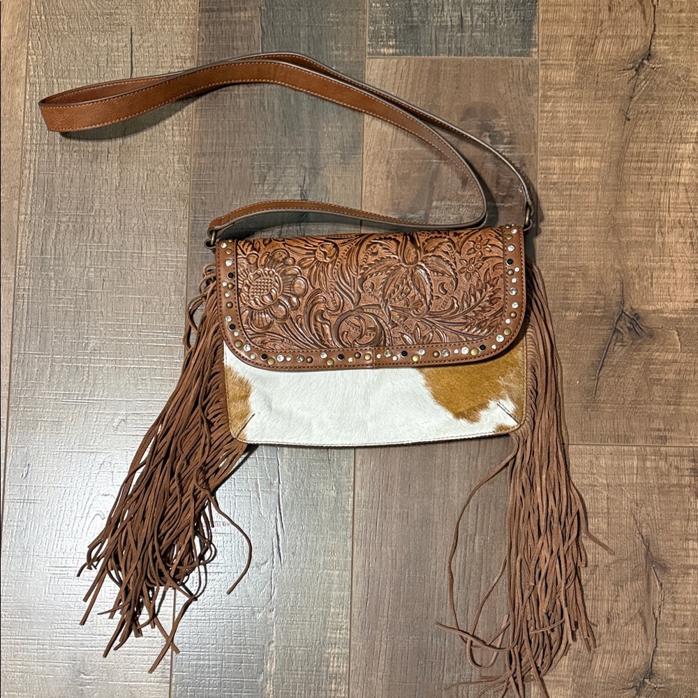 Shyanne Brown‎ and Cream Leather Crossbody Bag